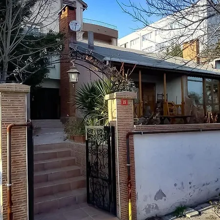 Chalet Sea House With Beach Access Istanbul
