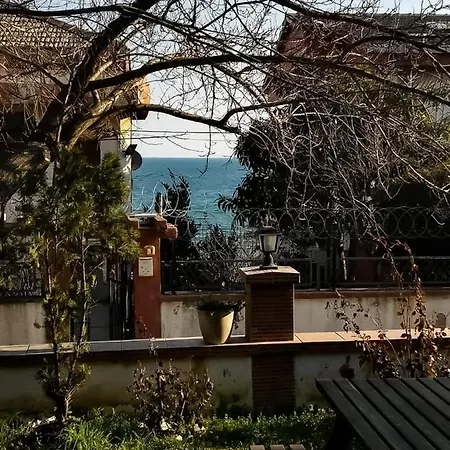 Sea House With Beach Access